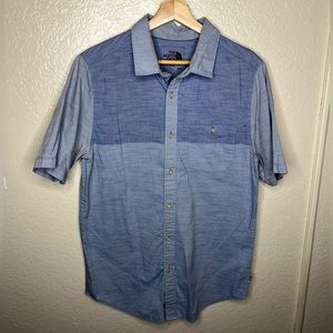 Men’s Northface Button Shirt 
- Size: medium